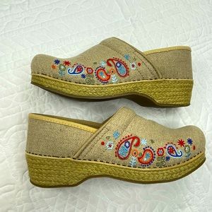 Dansko PRO jute paisley embroidered clog •39•
